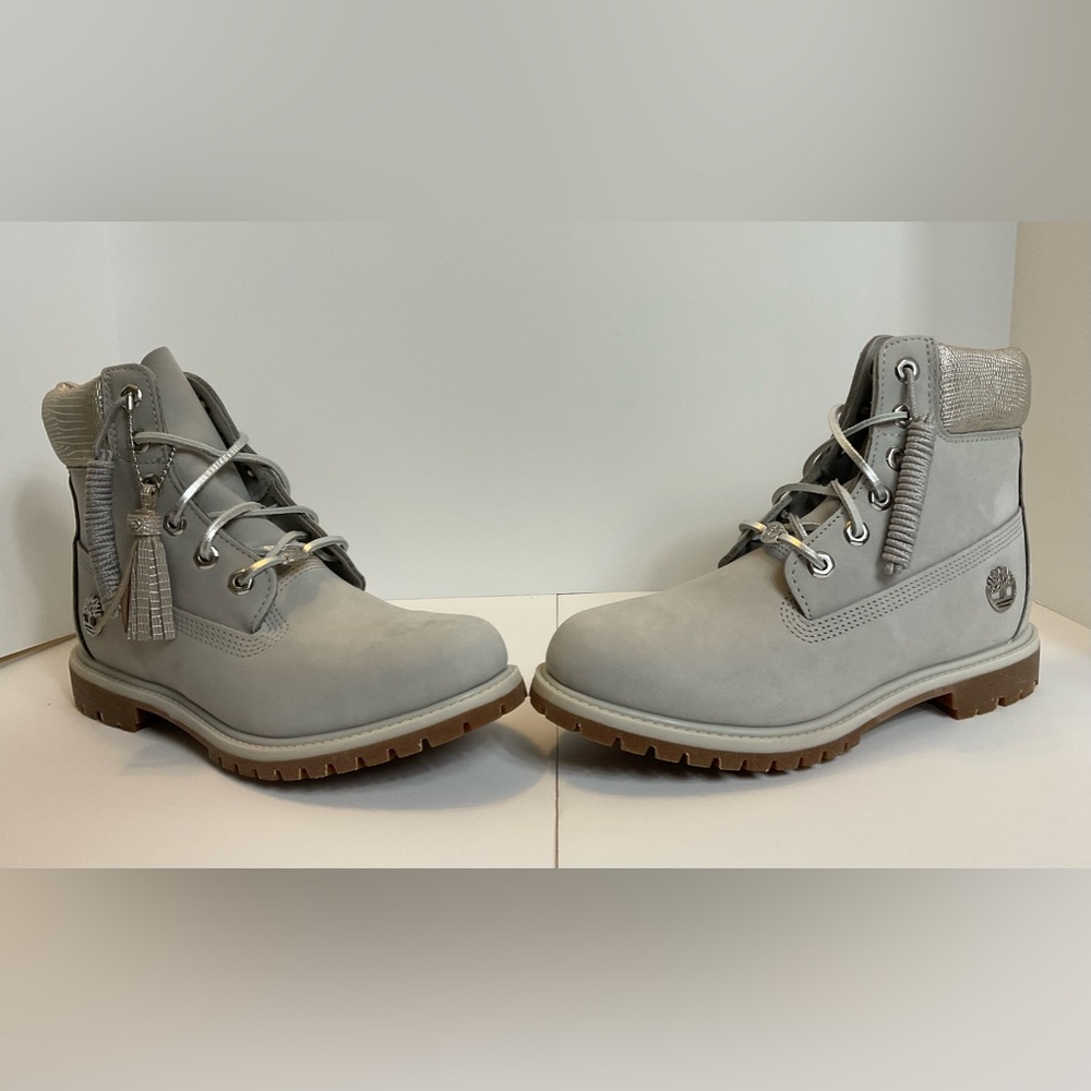 Timberland Premium 6 inch Waterproof Boot - Light Grey Nubuck Womens 9M - New!